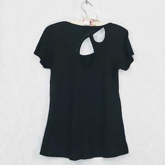 Left of Center | Scoop Neck Cutout Tee | M - Picture 2 of 6